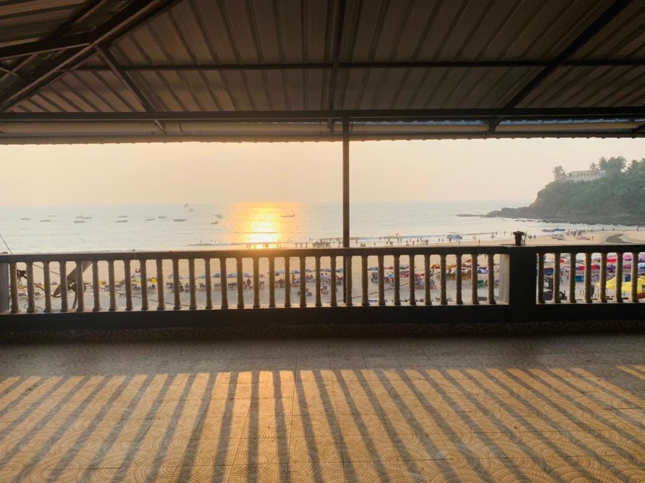 Baga Beach Sunset Hotel Exterior photo